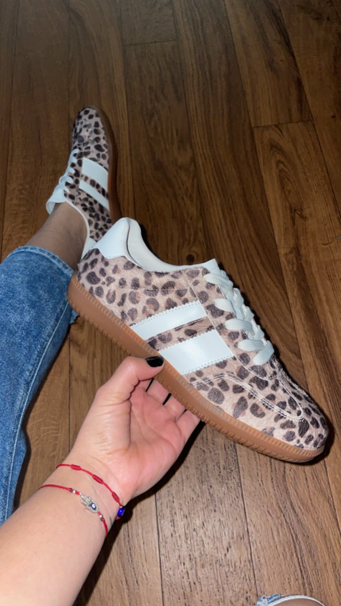 Aries Sneakers