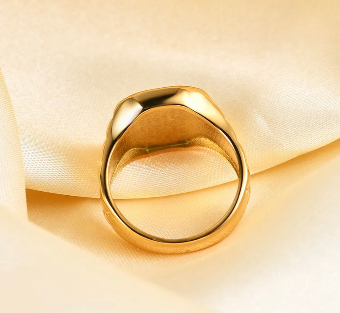 Aly ring White