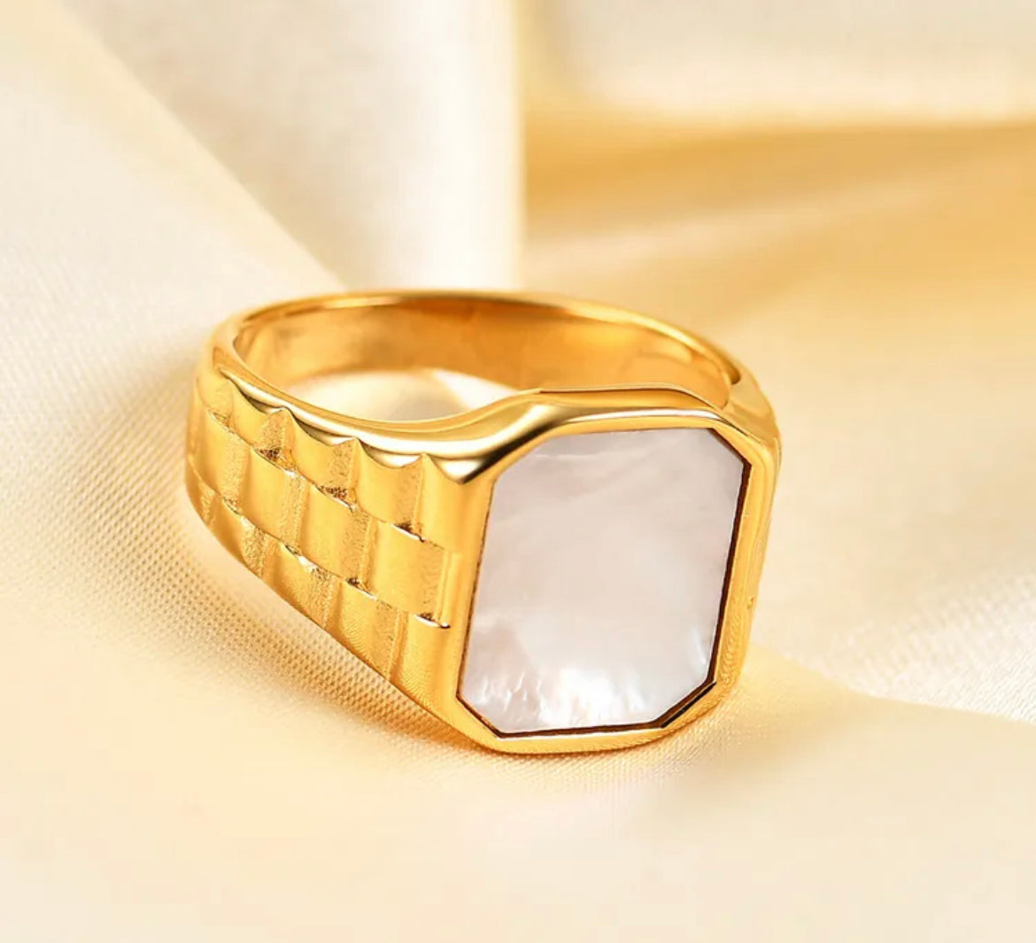 Aly ring White